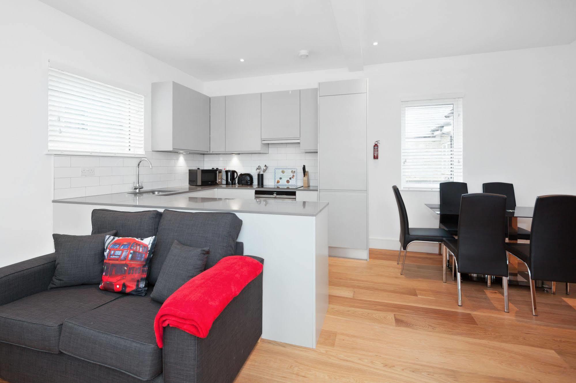 Access West Kensington Apartment London Exterior photo